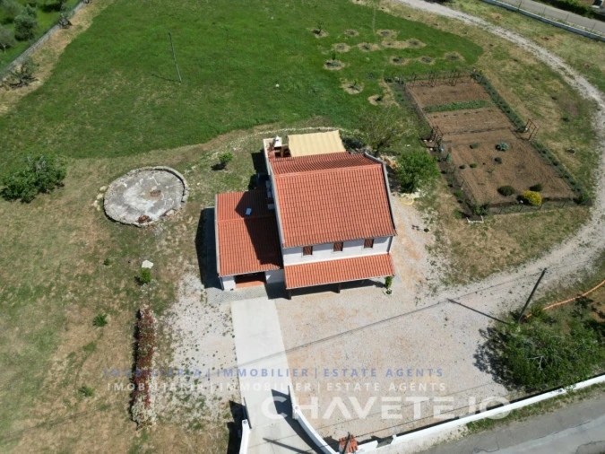 Moradia T3 para Venda em Chãos Foto 4