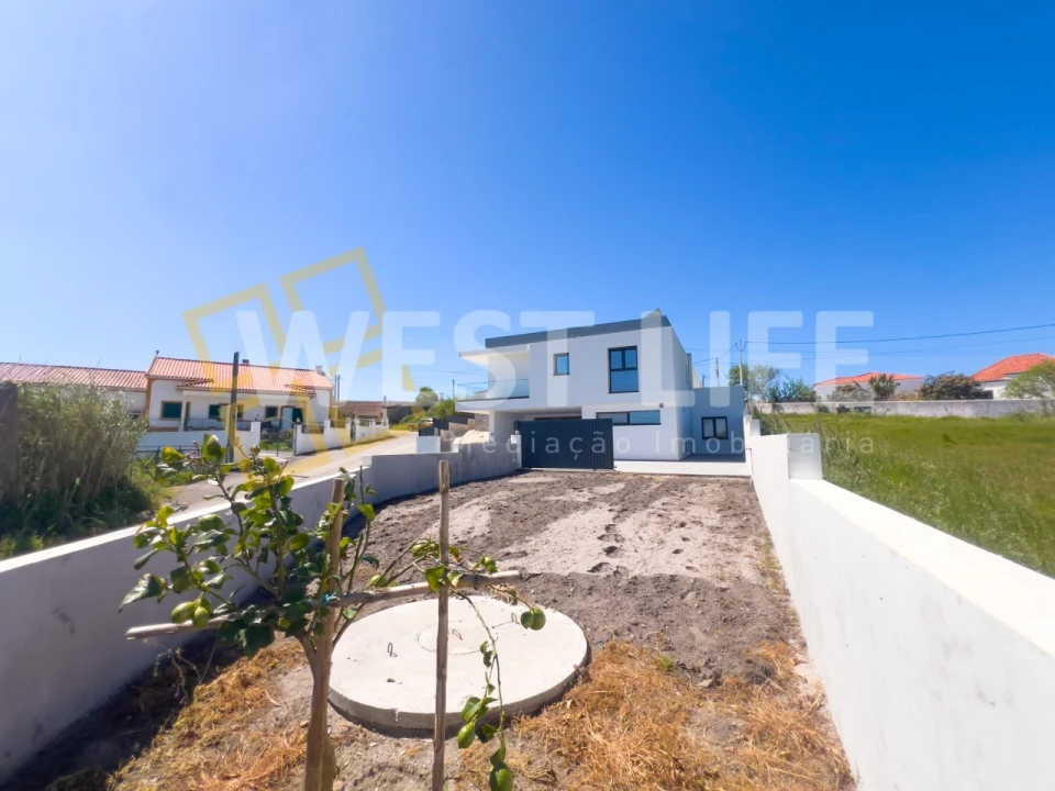 Moradia T4 para Venda em Silveira Foto 36