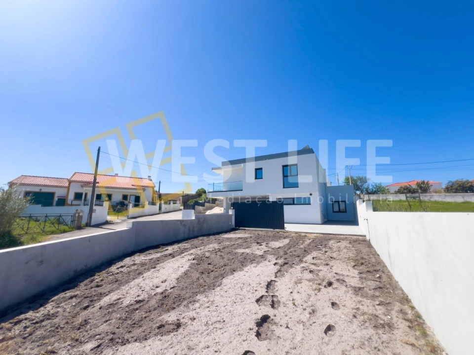 Moradia T4 para Venda em Silveira Foto 42