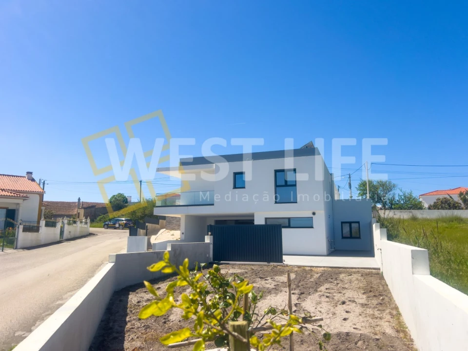 Moradia T4 para Venda em Silveira Foto 2