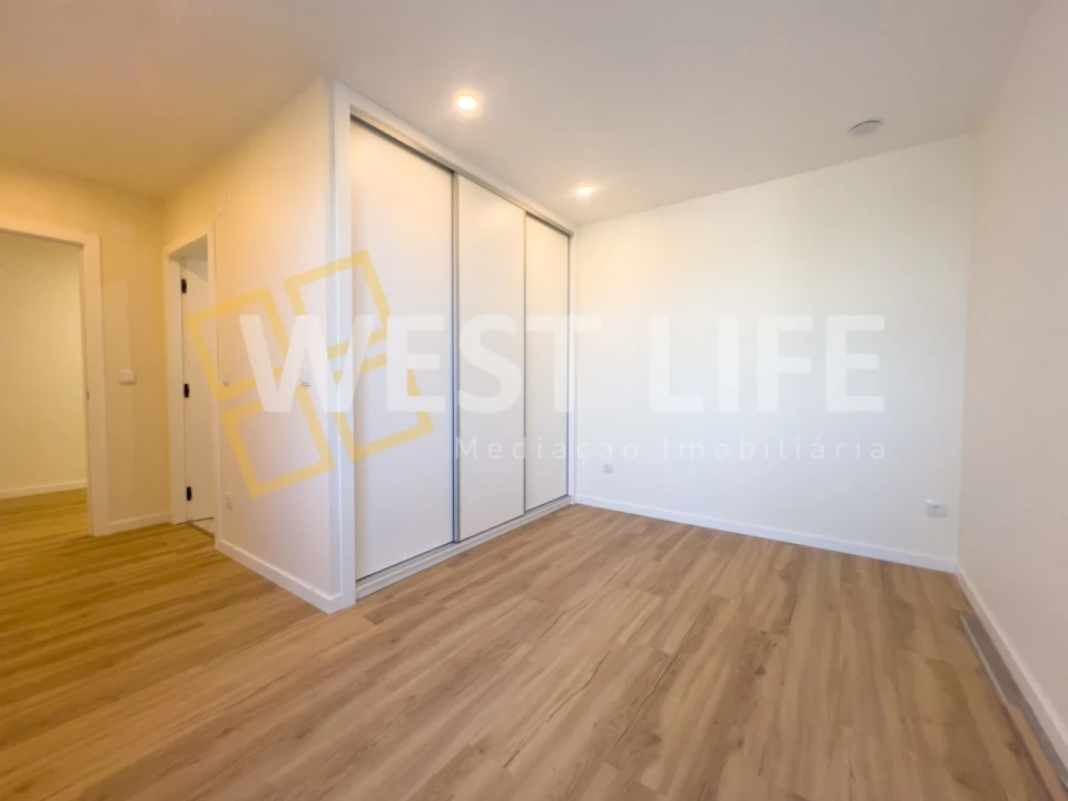 Moradia T4 para Venda em Silveira Foto 14