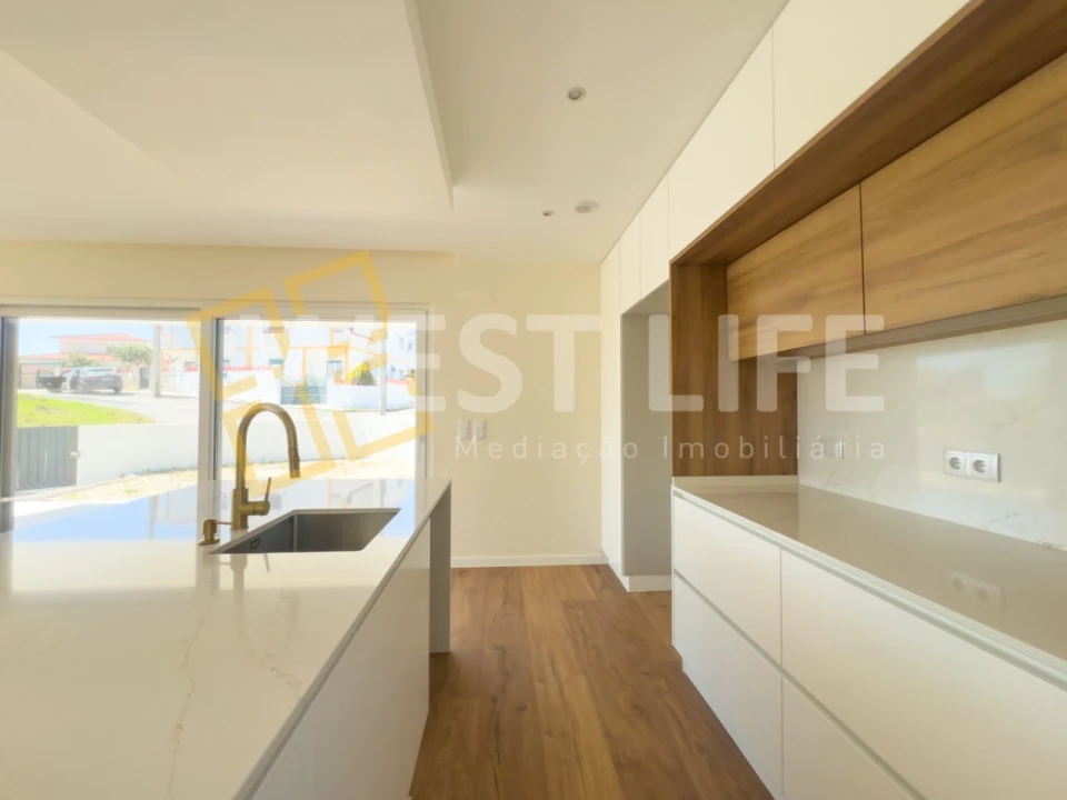 Moradia T4 para Venda em Silveira Foto 6