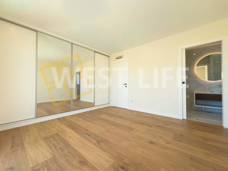 Moradia T4 para Venda em Silveira Foto 16