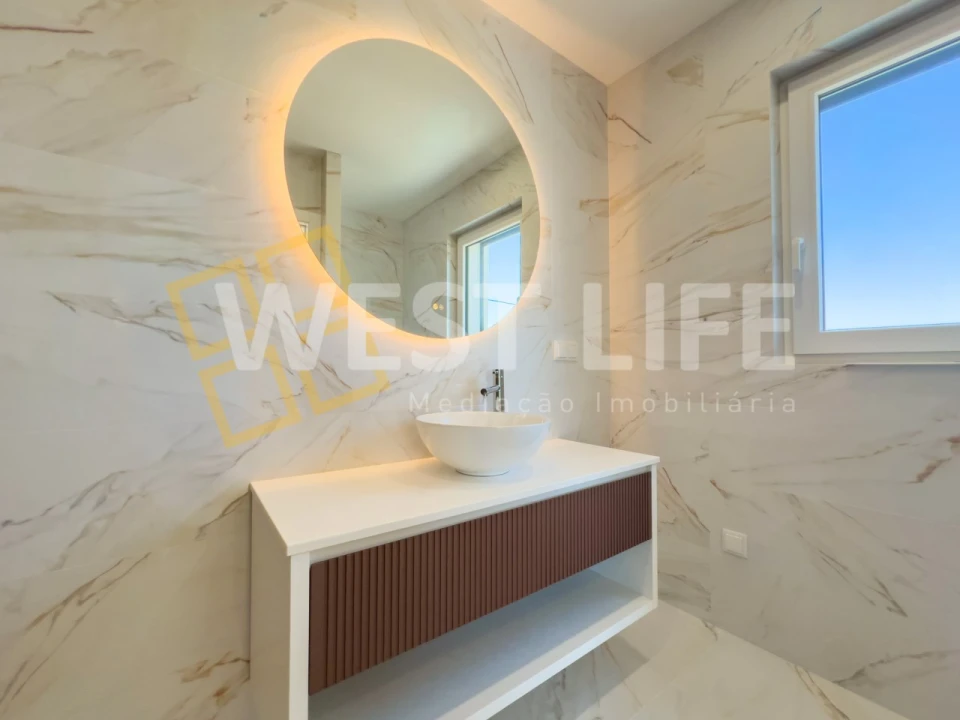 Moradia T4 para Venda em Silveira Foto 9