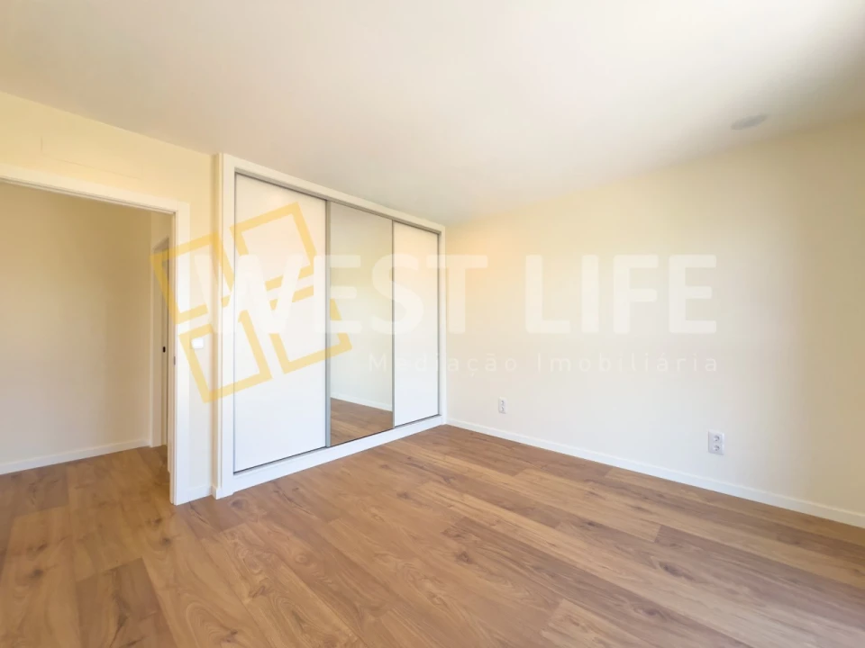 Moradia T4 para Venda em Silveira Foto 28