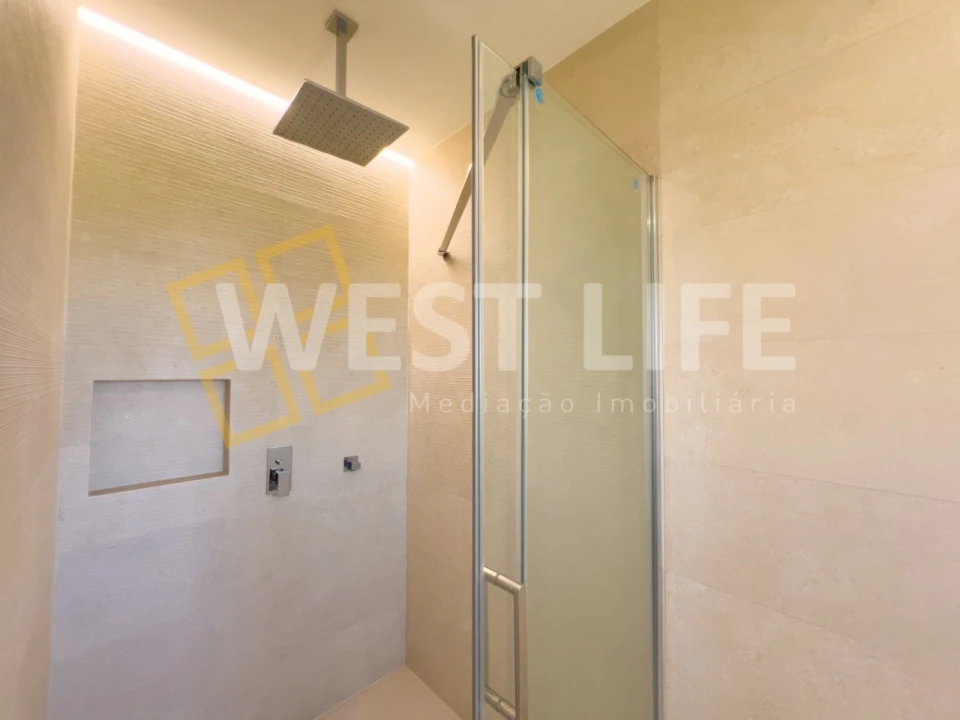 Moradia T4 para Venda em Silveira Foto 19