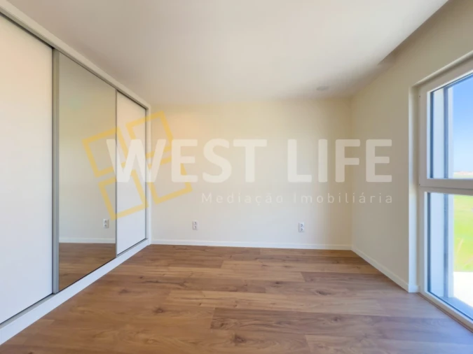 Moradia T4 para Venda em Silveira Foto 17