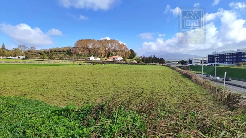 Terreno para Venda em Ponta Delgada (São Sebastião)