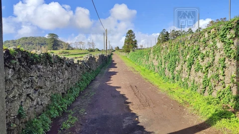 Terreno para Venda em Ponta Delgada (São Sebastião)