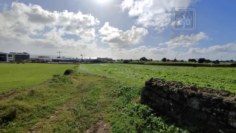 Terreno para Venda em Ponta Delgada (São Sebastião)