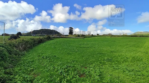Terreno para Venda em Ponta Delgada (São Sebastião)