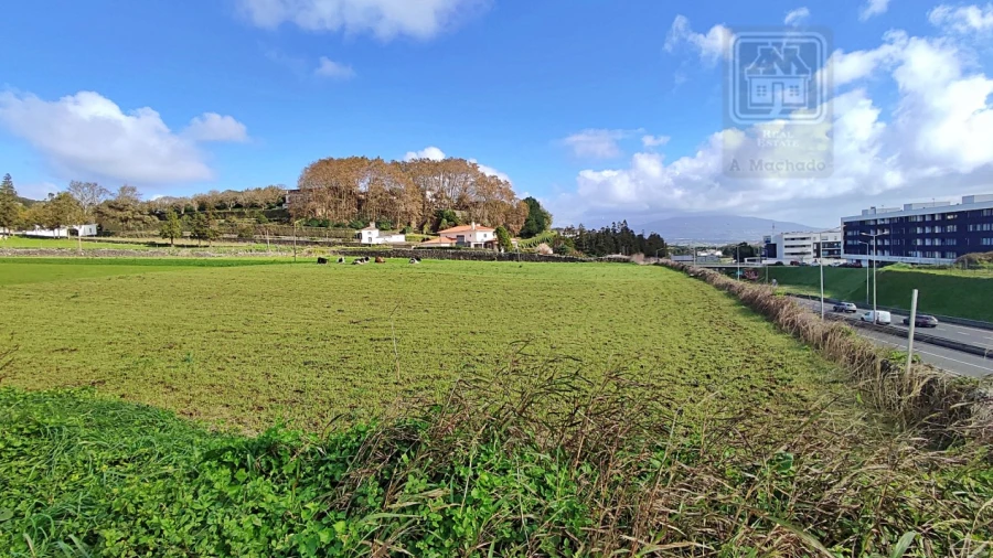 Terreno para Venda em Ponta Delgada (São Sebastião)