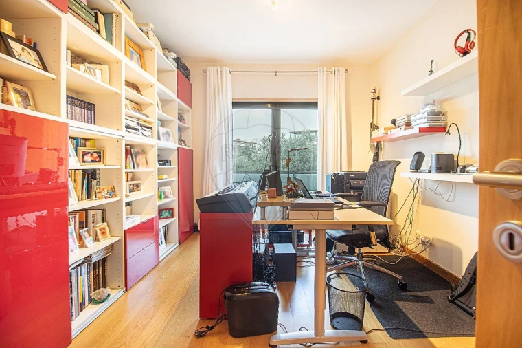 Apartamento T5 para Venda em Lumiar Foto 37