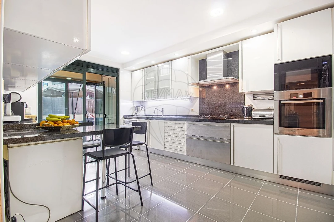 Apartamento T5 para Venda em Lumiar Foto 46
