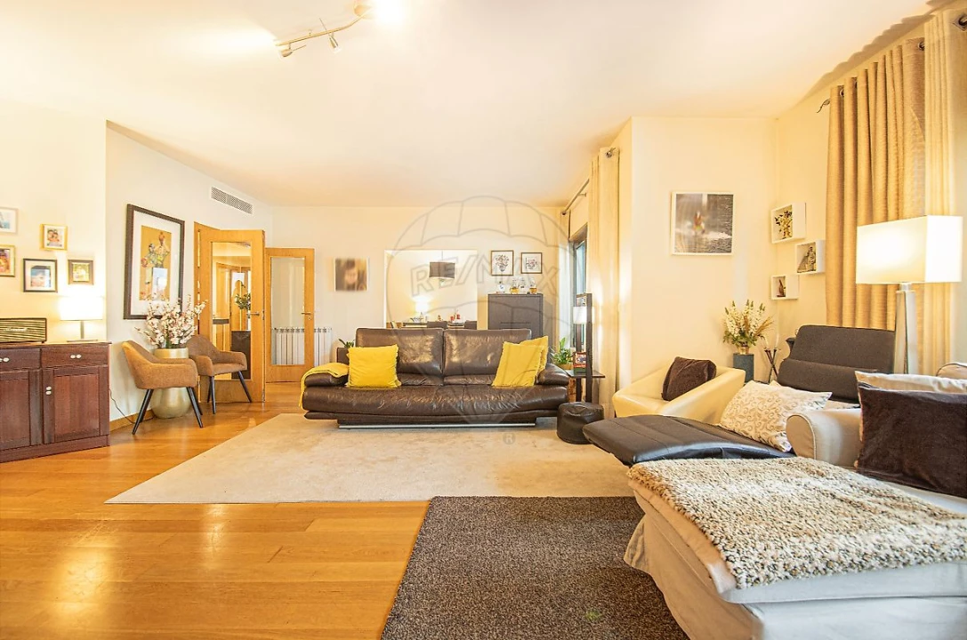 Apartamento T5 para Venda em Lumiar Foto 49