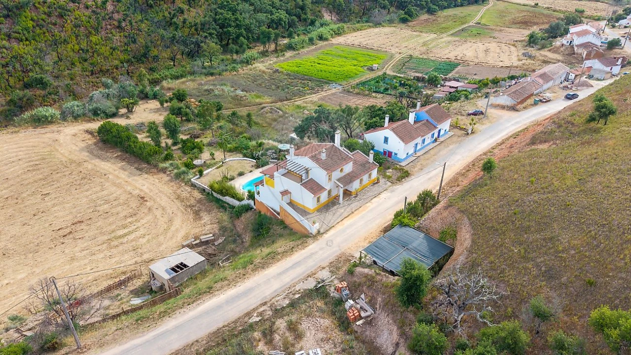 Moradia T7 para Venda em São Teotónio Foto 49