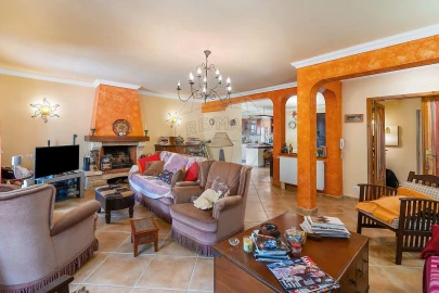 Moradia T7 para Venda em São Teotónio