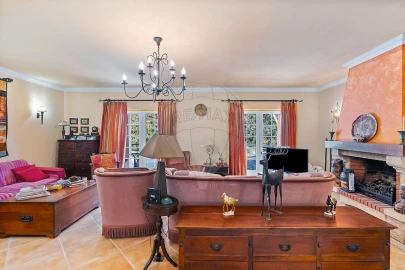 Moradia T7 para Venda em São Teotónio