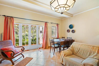 Moradia T7 para Venda em São Teotónio