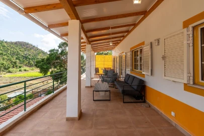 Moradia T7 para Venda em São Teotónio