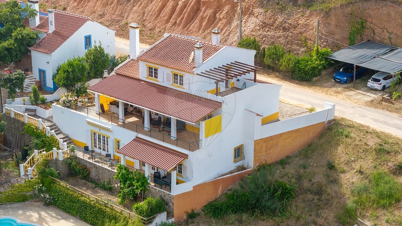 Moradia T7 para Venda em São Teotónio Foto 3