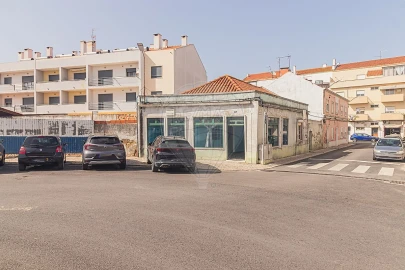 Moradia T3 para Venda em Baixa da Banheira e Vale da Amoreira