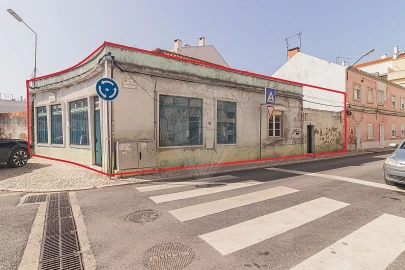 Moradia T3 para Venda em Baixa da Banheira e Vale da Amoreira