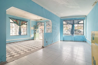 Moradia T3 para Venda em Baixa da Banheira e Vale da Amoreira