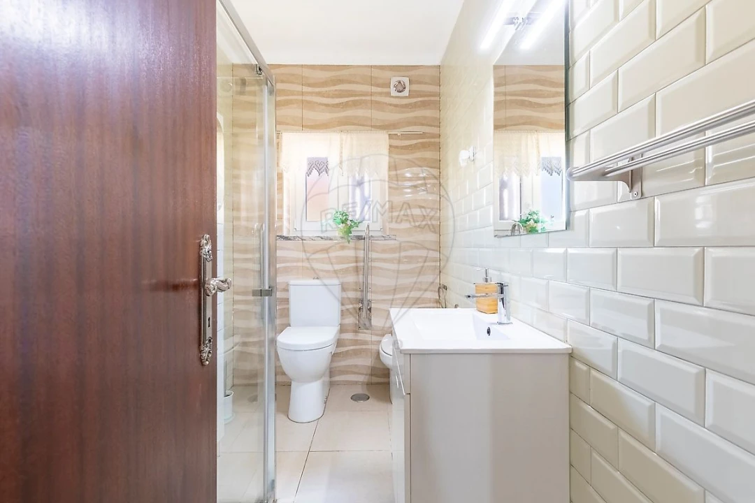 Moradia T5 para Venda em A dos Cunhados e Maceira Foto 13