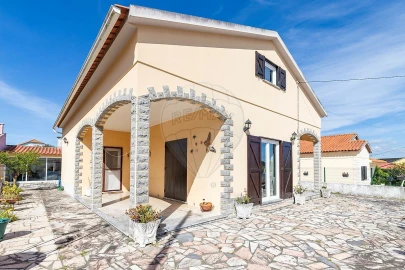 Moradia T5 para Venda em A dos Cunhados e Maceira