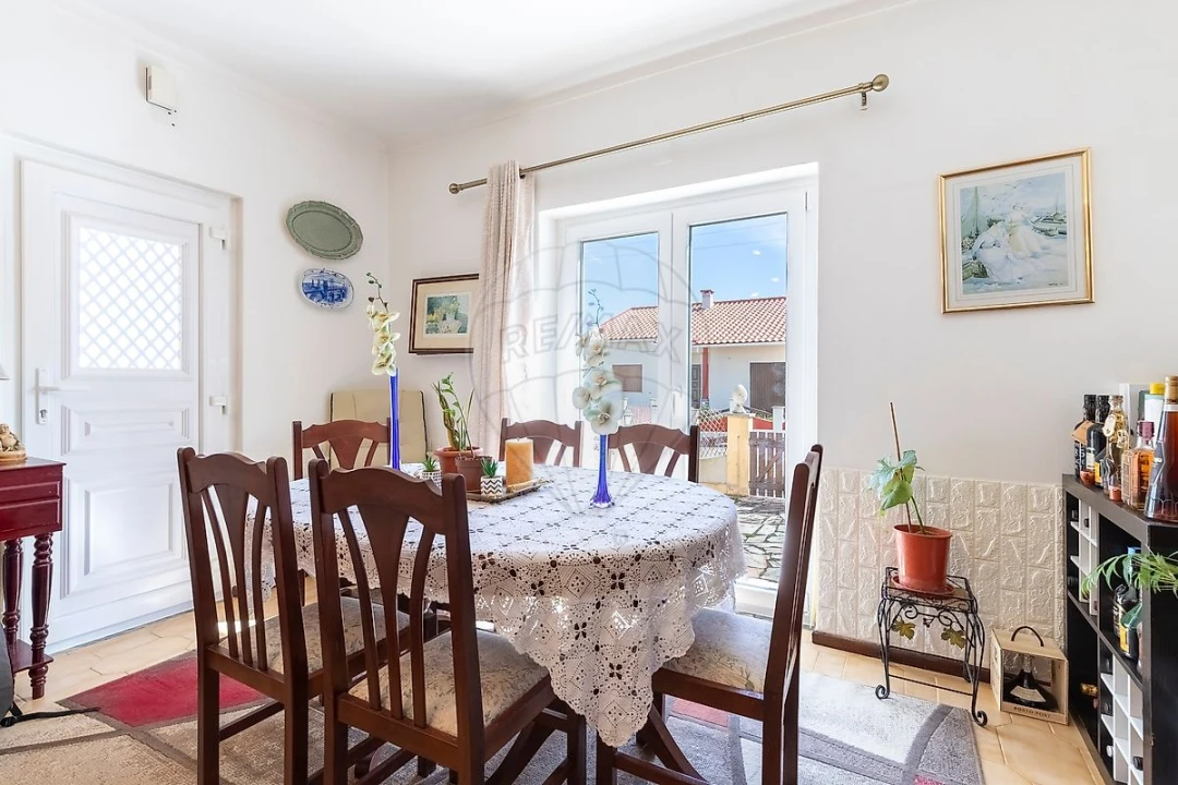 Moradia T5 para Venda em A dos Cunhados e Maceira Foto 1