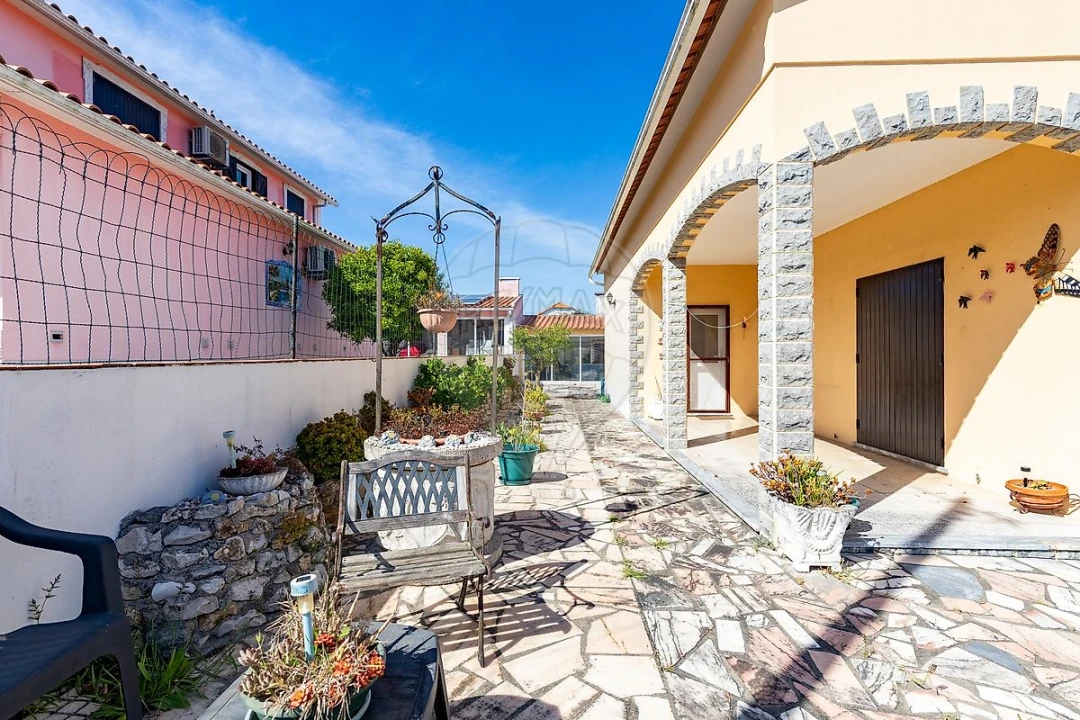 Moradia T5 para Venda em A dos Cunhados e Maceira Foto 32