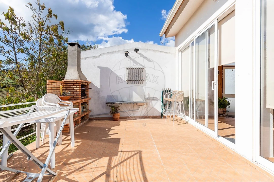 Moradia T5 para Venda em Carvoeira e Carmões Foto 35