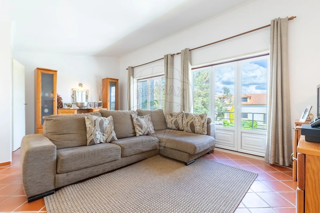 Moradia T5 para Venda em Carvoeira e Carmões Foto 16