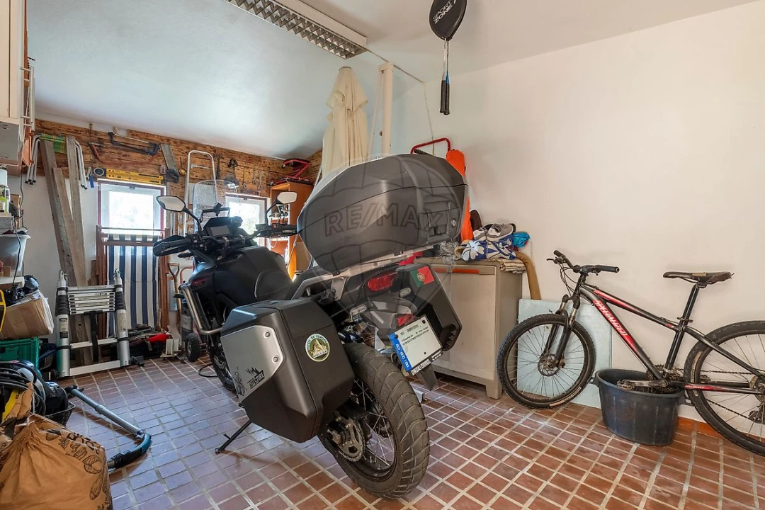 Moradia T5 para Venda em Carvoeira e Carmões Foto 32