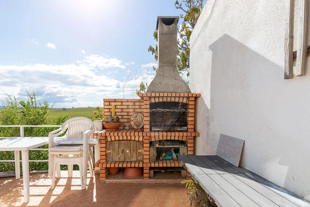 Moradia T5 para Venda em Carvoeira e Carmões Foto 36