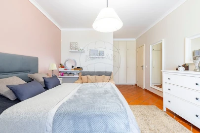 Moradia T5 para Venda em Carvoeira e Carmões