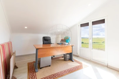 Moradia T5 para Venda em Carvoeira e Carmões