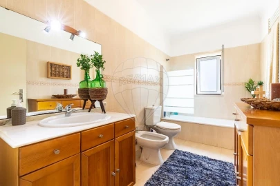 Moradia T5 para Venda em Carvoeira e Carmões