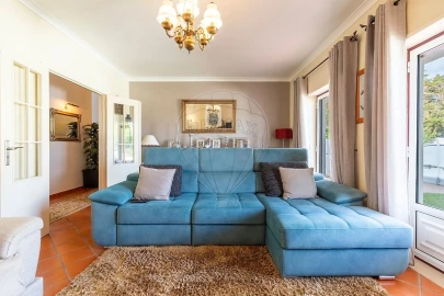 Moradia T5 para Venda em Carvoeira e Carmões