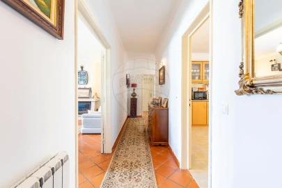 Moradia T5 para Venda em Carvoeira e Carmões