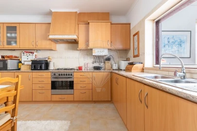 Moradia T5 para Venda em Carvoeira e Carmões