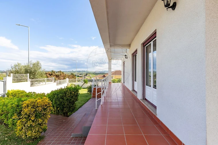 Moradia T5 para Venda em Carvoeira e Carmões Foto 37