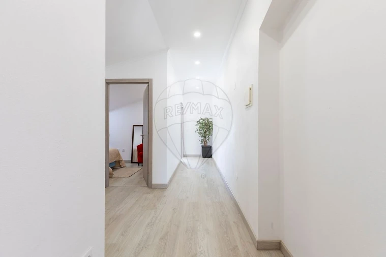 Moradia T5 para Venda em Carvoeira e Carmões Foto 25