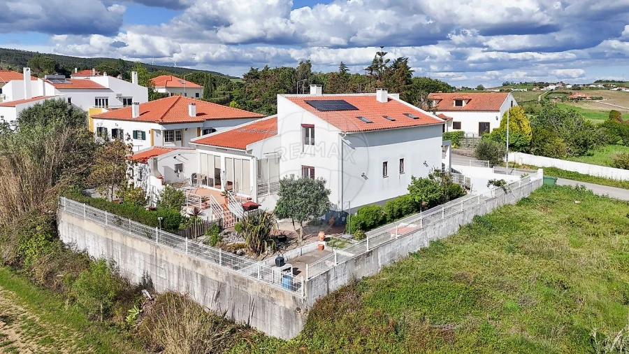 Moradia T5 para Venda em Carvoeira e Carmões Foto 47