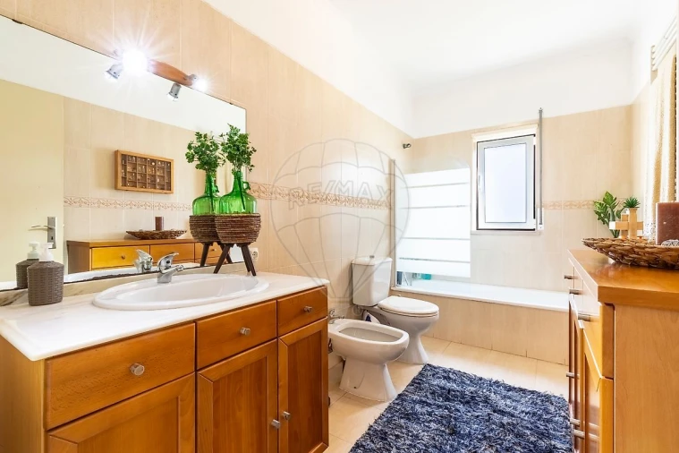 Moradia T5 para Venda em Carvoeira e Carmões Foto 17