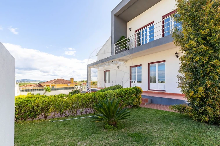 Moradia T5 para Venda em Carvoeira e Carmões Foto 41