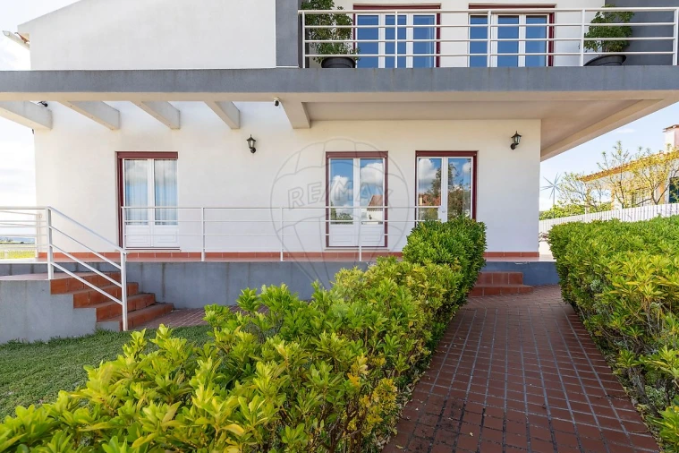 Moradia T5 para Venda em Carvoeira e Carmões Foto 5