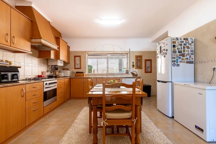 Moradia T5 para Venda em Carvoeira e Carmões Foto 9