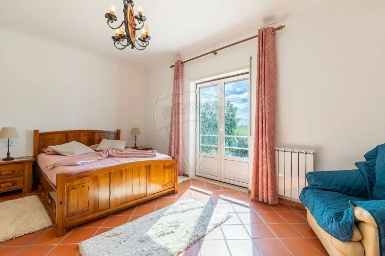 Moradia T5 para Venda em Carvoeira e Carmões Foto 15